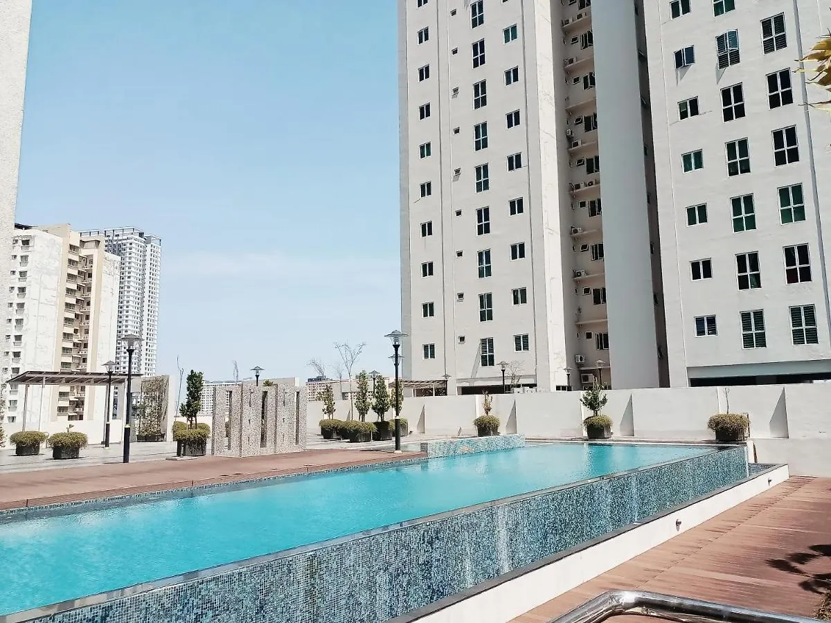 Deluxe Suites 1Br, 2-5 Pax, Netflix, Georgetown Jelutong Apartment
