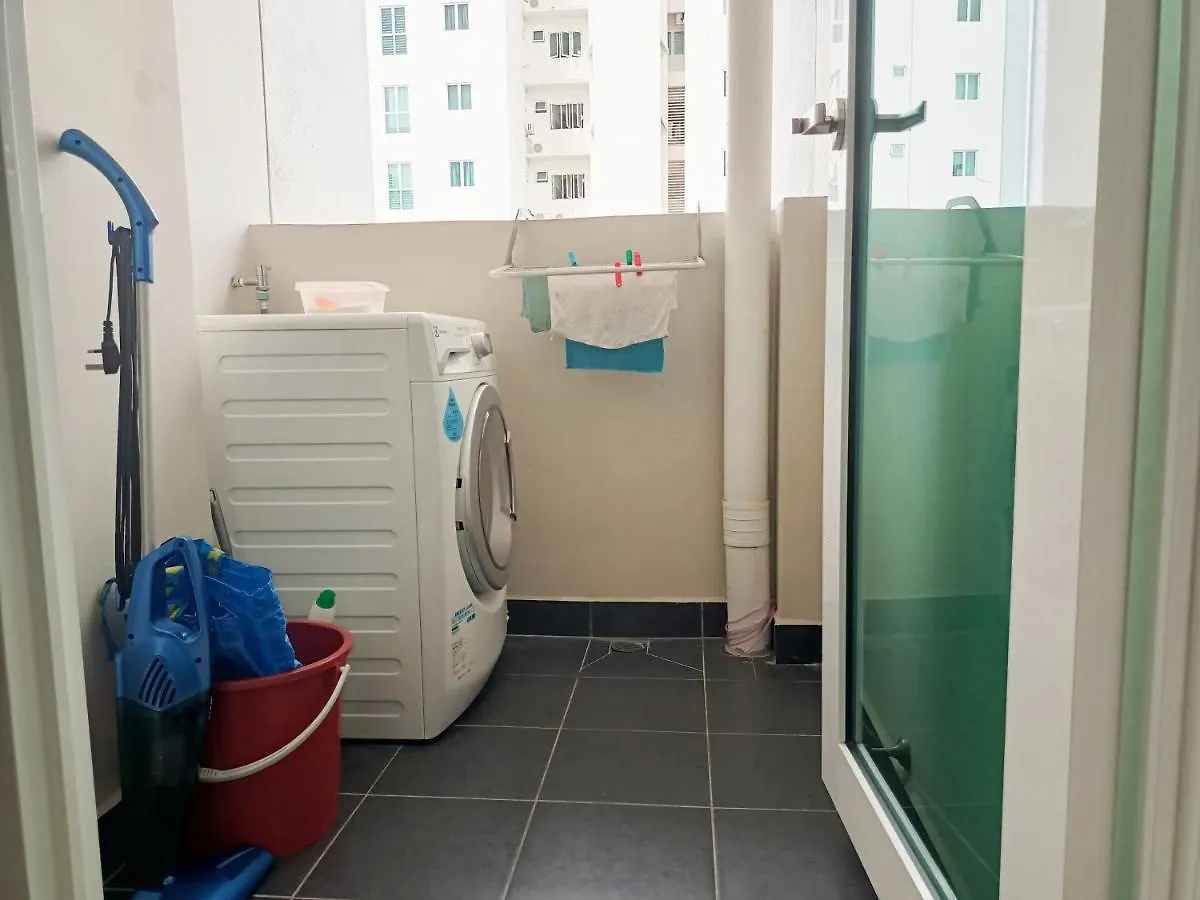Deluxe Suites 1Br, 2-5 Pax, Netflix, Georgetown Jelutong